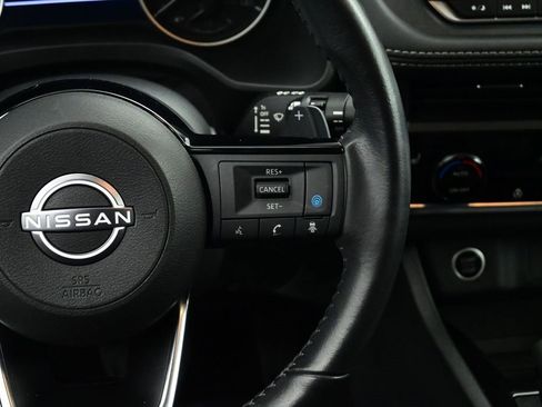 Used 2023 Nissan Rogue SV w/ SV Premium B Package image 5