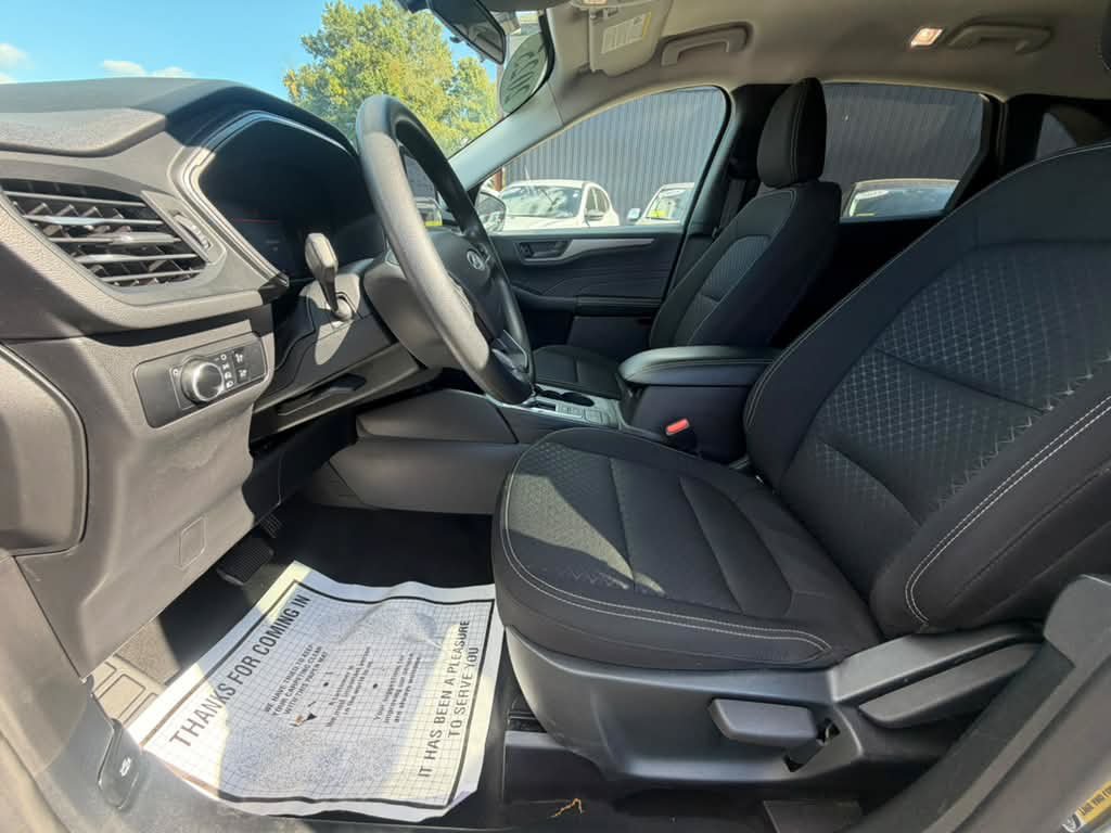 Used 2025 Ford Escape Active AWD/4WD image 9