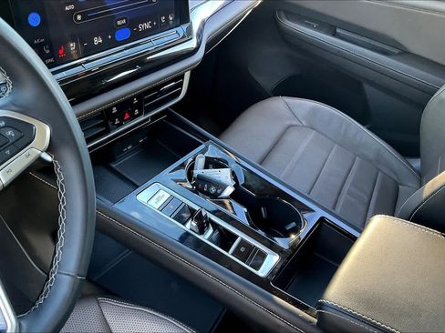 Used 2024 Volkswagen Atlas SEL image 17