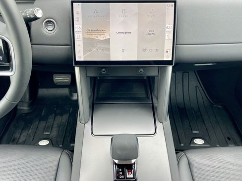 Certified 2025 Land Rover Discovery Sport S AWD/4WD image 18
