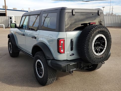 Used 2023 Ford Bronco Badlands w/ Sasquatch Package image 3