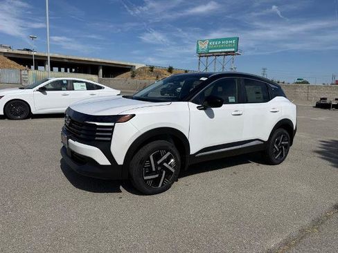 New 2026 Nissan Kicks SV w/ Interior Electronics Package FWD image 3