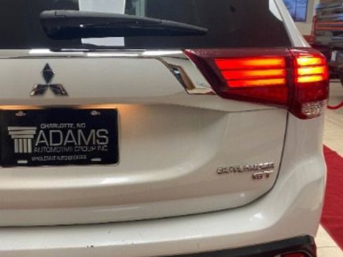 Used 2017 Mitsubishi Outlander GT image 13