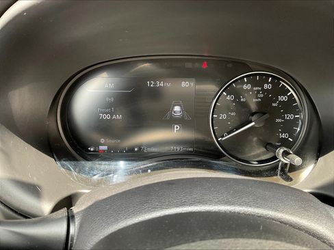 Used 2023 Nissan Kicks SR FWD image 13