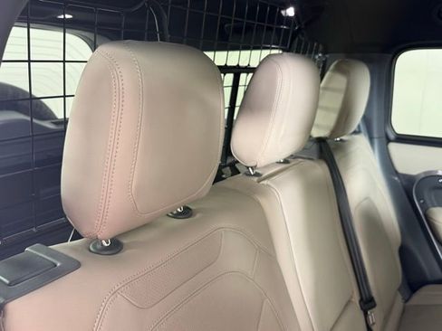 Used 2023 Land Rover Defender 130 SE AWD/4WD image 29