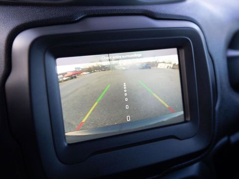 Used 2020 Jeep Renegade Sport w/ Sport Appearance Group image 19