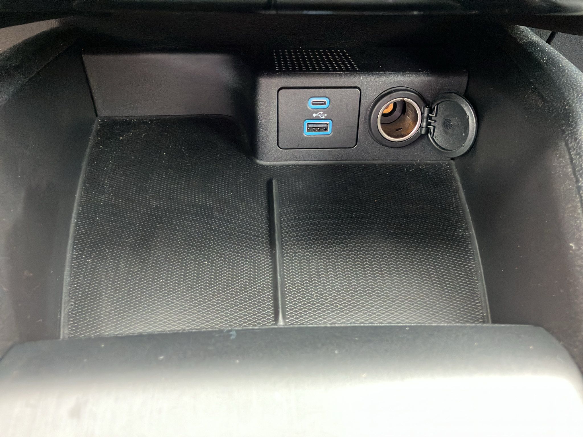 Used 2022 Ford Escape SE w/ SE Sport Appearance Package FWD image 20