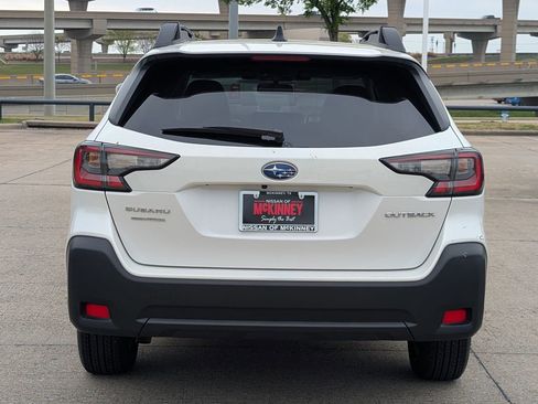 Used 2025 Subaru Outback Premium image 5