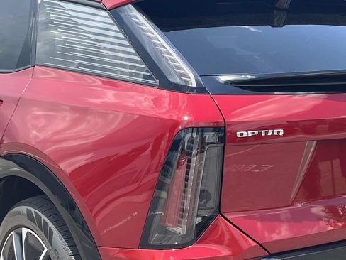 Certified 2025 Cadillac Optiq Sport 2 w/ LPO, Floor Liner Package AWD/4WD image 10