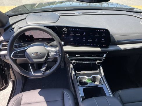 Used 2026 Chevrolet Traverse LT w/ Midnight/Sport Edition AWD/4WD image 15