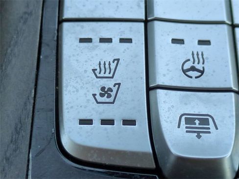 Used 2021 Genesis G90 5.0 Ultimate image 23