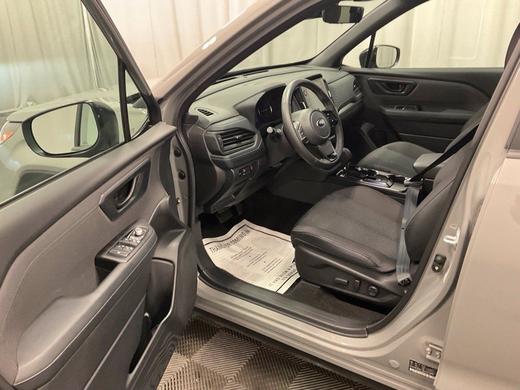 Used 2026 Subaru Forester Premium AWD/4WD image 4