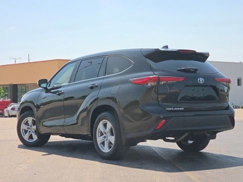 Used 2023 Toyota Highlander L FWD image 21