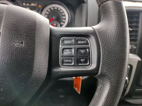 Used 2019 RAM 1500 Classic SLT image 21