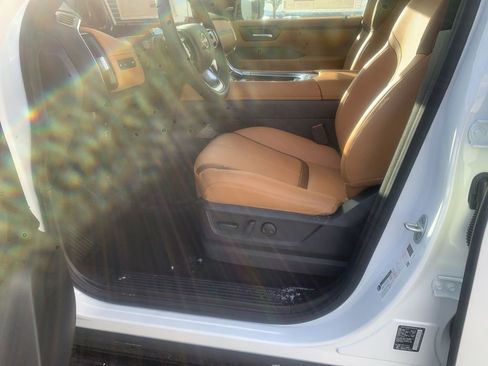 New 2026 Nissan Armada SL w/ Captain's Chari Seat Package AWD/4WD image 12