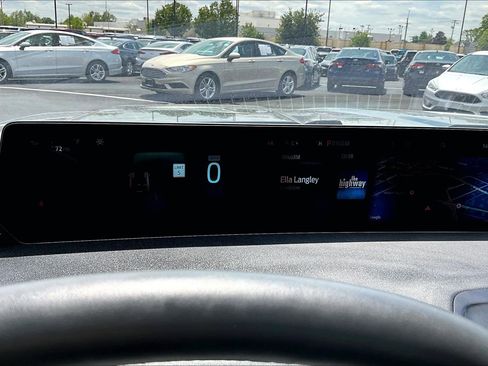 Used 2025 Ford Expedition Active AWD/4WD image 25