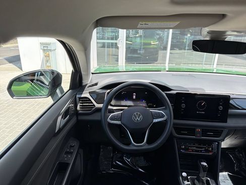 Certified 2025 Volkswagen Taos SE AWD/4WD image 16