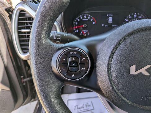 Certified 2022 Kia Soul LX FWD image 29