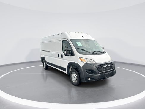 Used 2025 RAM ProMaster 2500 w/ Convenience Group FWD image 2
