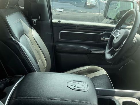 Used 2025 RAM 1500 Laramie AWD/4WD image 3
