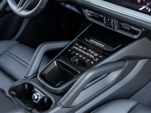 Certified 2026 Porsche Cayenne S AWD/4WD image 33