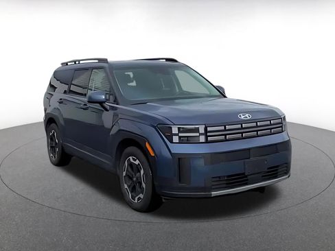 Used 2025 Hyundai Santa Fe SEL image 3