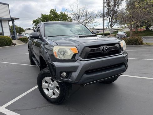 Used 2012 Toyota Tacoma PreRunner image 3