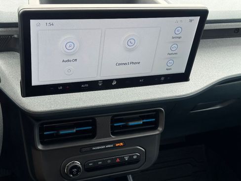 New 2025 Ford Maverick XL image 12