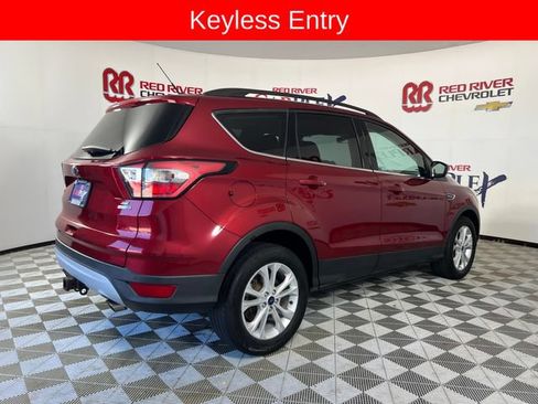Used 2017 Ford Escape SE w/ Equipment Group 201A AWD/4WD image 8