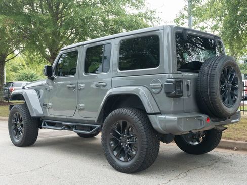 Used 2022 Jeep Wrangler Unlimited Sahara AWD/4WD image 10