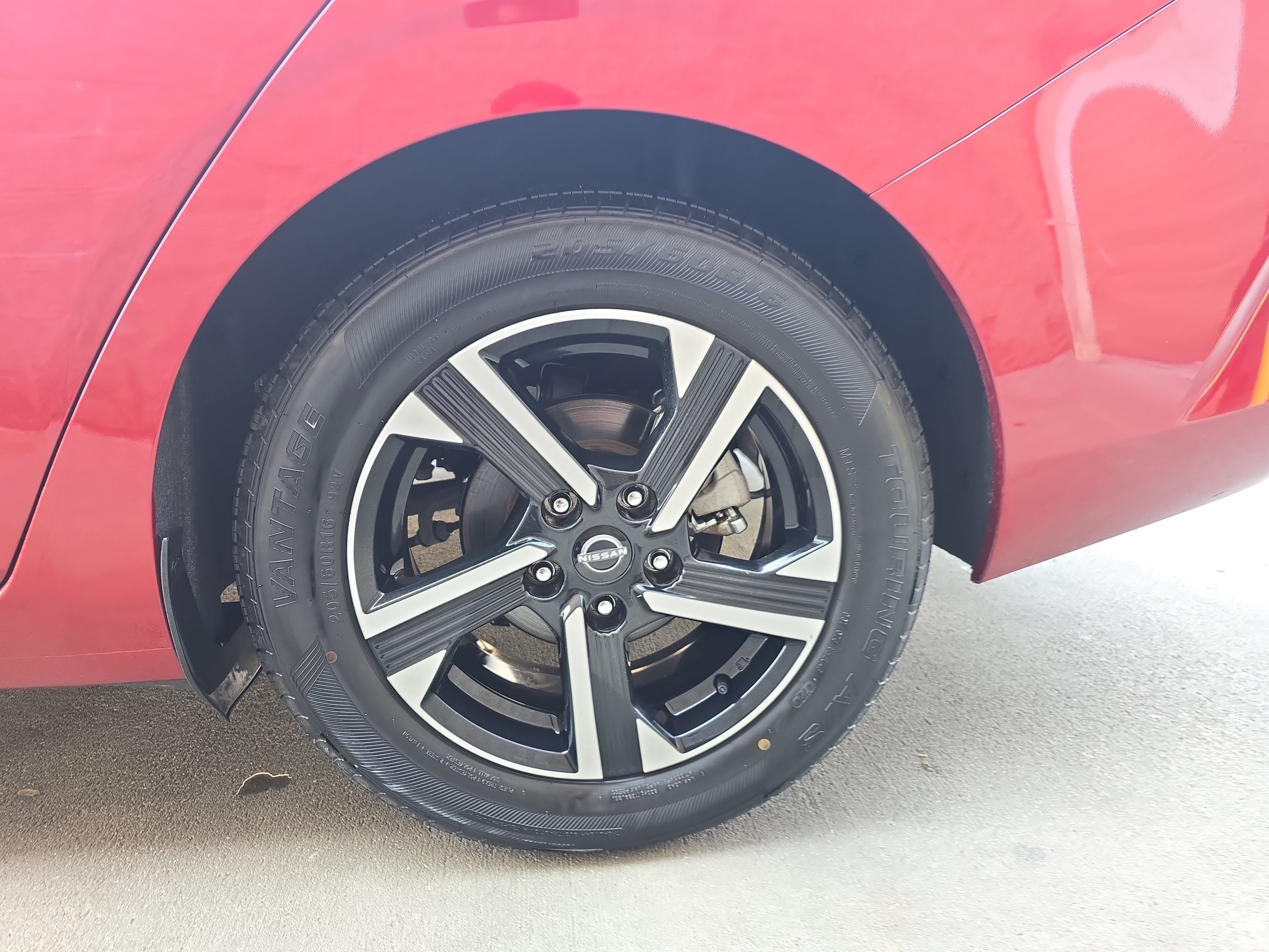 Used 2025 Nissan Sentra SV FWD image 31