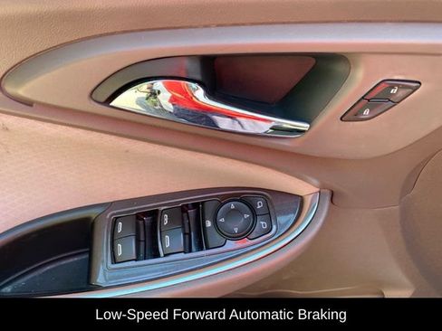Used 2018 Chevrolet Malibu LT w/ Driver Confidence Package FWD image 24