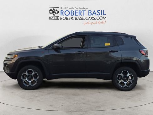 Used 2022 Jeep Compass Trailhawk image 2