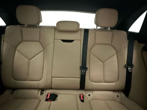 Used 2021 Porsche Macan AWD/4WD image 15