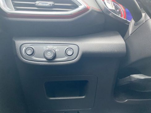 Used 2021 Chevrolet TrailBlazer RS w/ Sun and Liftgate Package image 29