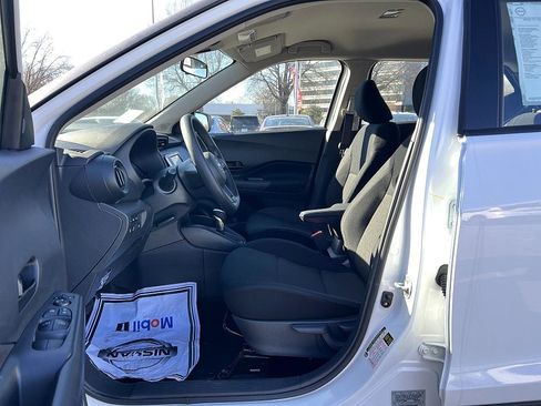 New 2025 Nissan Kicks Play S image 11