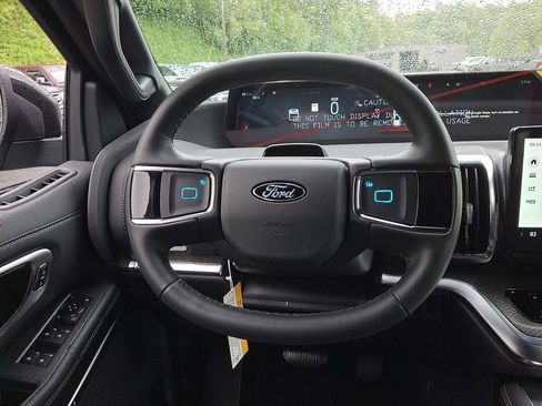 New 2026 Ford Expedition Platinum AWD/4WD image 9
