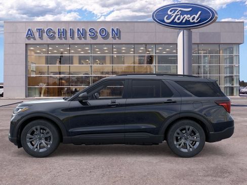 Used 2026 Ford Explorer Active w/ Active Comfort Package AWD/4WD image 3