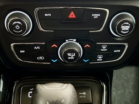 Used 2019 Jeep Compass Limited FWD image 11