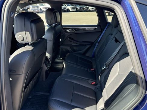 Used 2025 Porsche Macan image 15