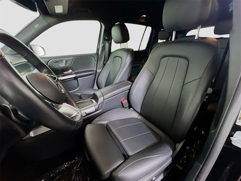 Used 2024 Mercedes-Benz GLB 250 image 12