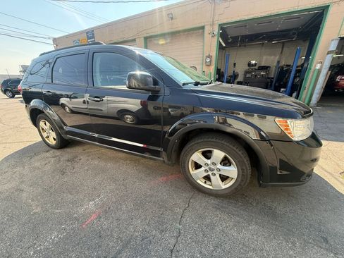 Used 2012 Dodge Journey SXT w/ Comfort/Convenience Group AWD/4WD image 2