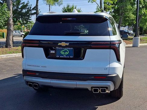 Certified 2024 Chevrolet Traverse LT AWD/4WD image 2