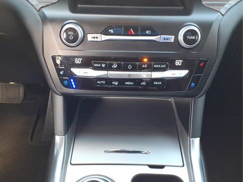 Used 2020 Ford Explorer Limited RWD image 18