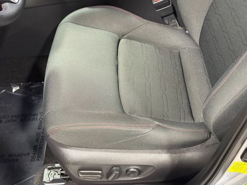 Used 2021 Toyota RAV4 SE image 20