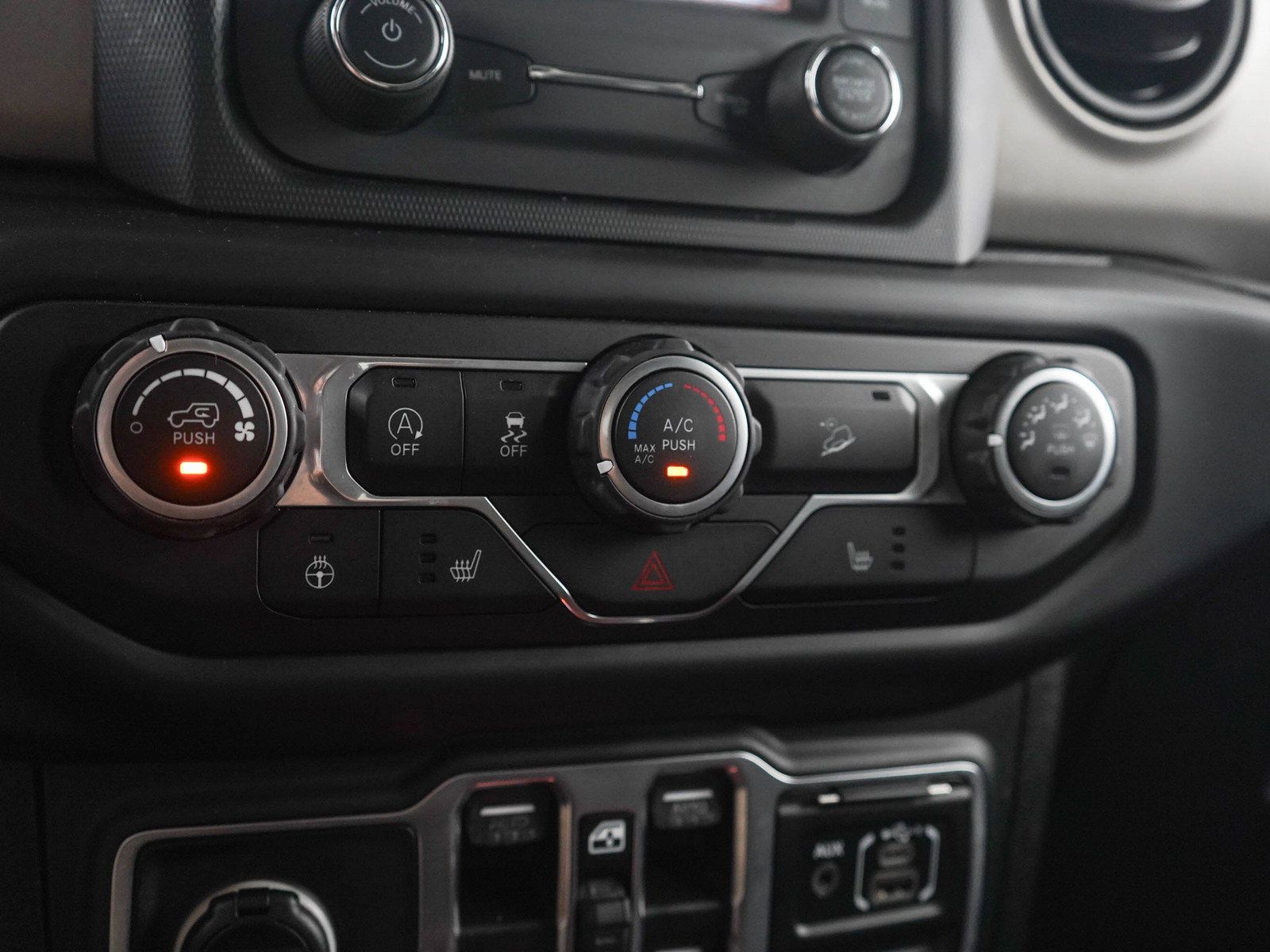 Used 2018 Jeep Wrangler Unlimited Sport S AWD/4WD image 22