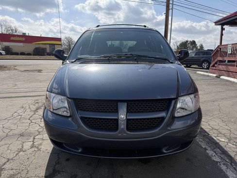 Used 2002 Dodge Grand Caravan SE image 2