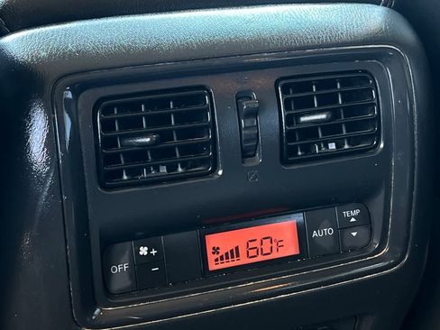 Used 2020 Nissan Pathfinder SL FWD image 15
