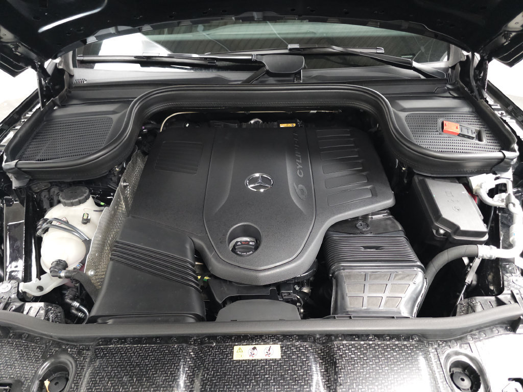 Used 2026 Mercedes-Benz GLE 450 4MATIC w/ Driver Assistance Package image 33