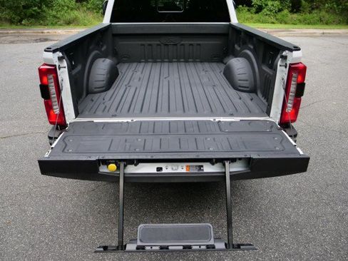 Used 2023 Ford F250 Lariat w/ Tow Technology Package AWD/4WD image 32